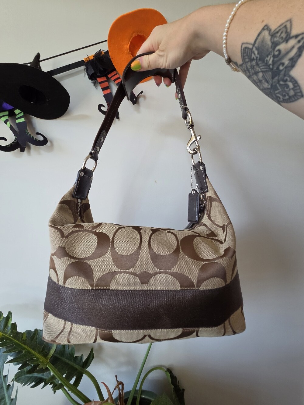 Coach F17434 Signature Stripe Hobo Shoulder Bag, Larger Size With Hang Tag - Picture 4 of 13